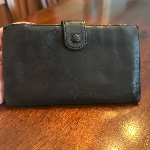 Chanel Lambskin Kisslock Wallet - Picture 2 of 12